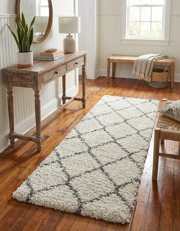 2' x 8' Moroccan Shag Runner Rug
