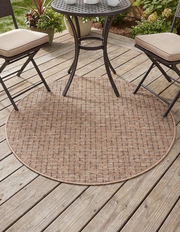 3' x 3' Easy-Clean Checkered Indoor / Outdoor Round Rug