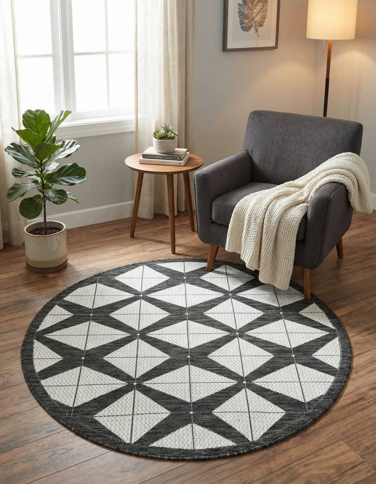 Detail image of 4' x 4'  Washable Modern Indoor / Outdoor Round Rug