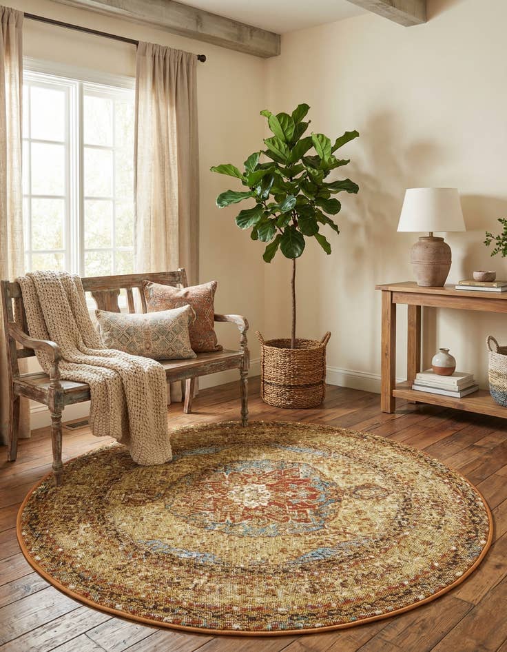Detail image of 3' 3 x 3' 3  Washable Traditional Indoor / Outdoor Round Rug