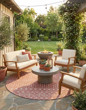 Rust Red Easy-Clean Lattice Indoor / Outdoor Round Rug