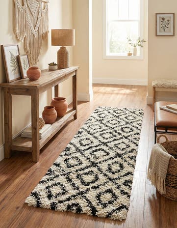 2' x 7' Lattice Shag Runner Rug