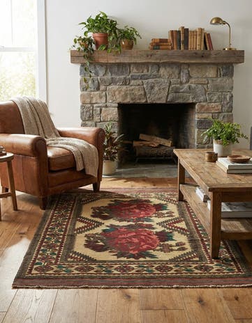 4' x 6' 2 Hand Knotted Sumak Wool Rug