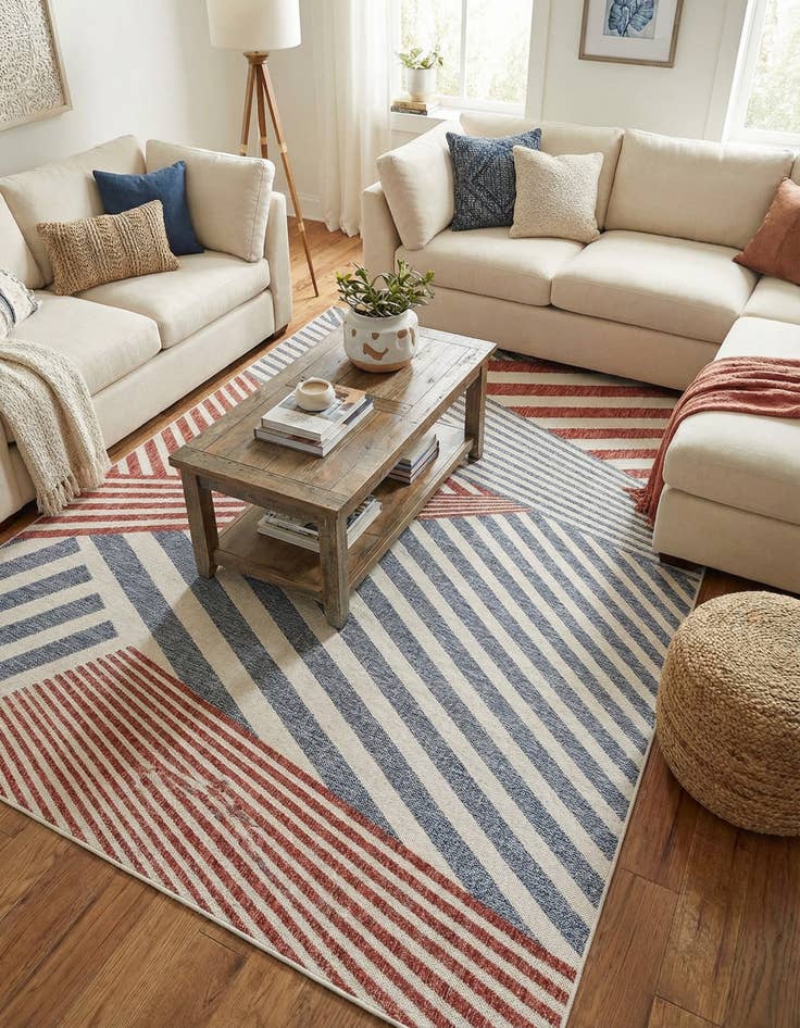 Detail image of 7' x 10' Easy-Clean Jill Zarin Indoor / Outdoor Rug