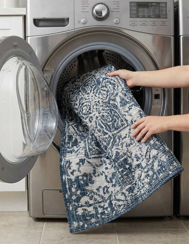 Detail image of 2' x 3'  Washable Jill Zarin Dubai Indoor / Outdoor Rug