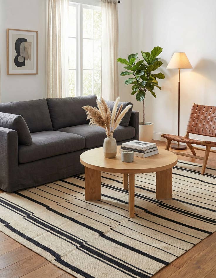 Detail image of 4' 1 x 5' 10  Hand Woven Kilim Modern Wool Rug