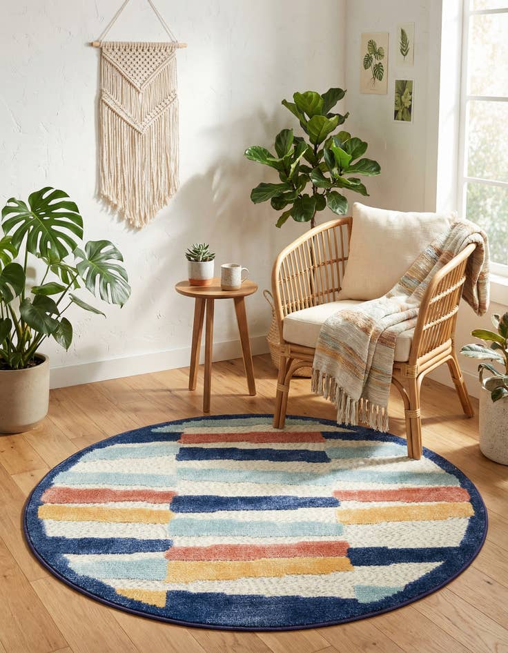 Detail image of 3' 3 x 3' 3  Washable Belize Indoor / Outdoor Round Rug