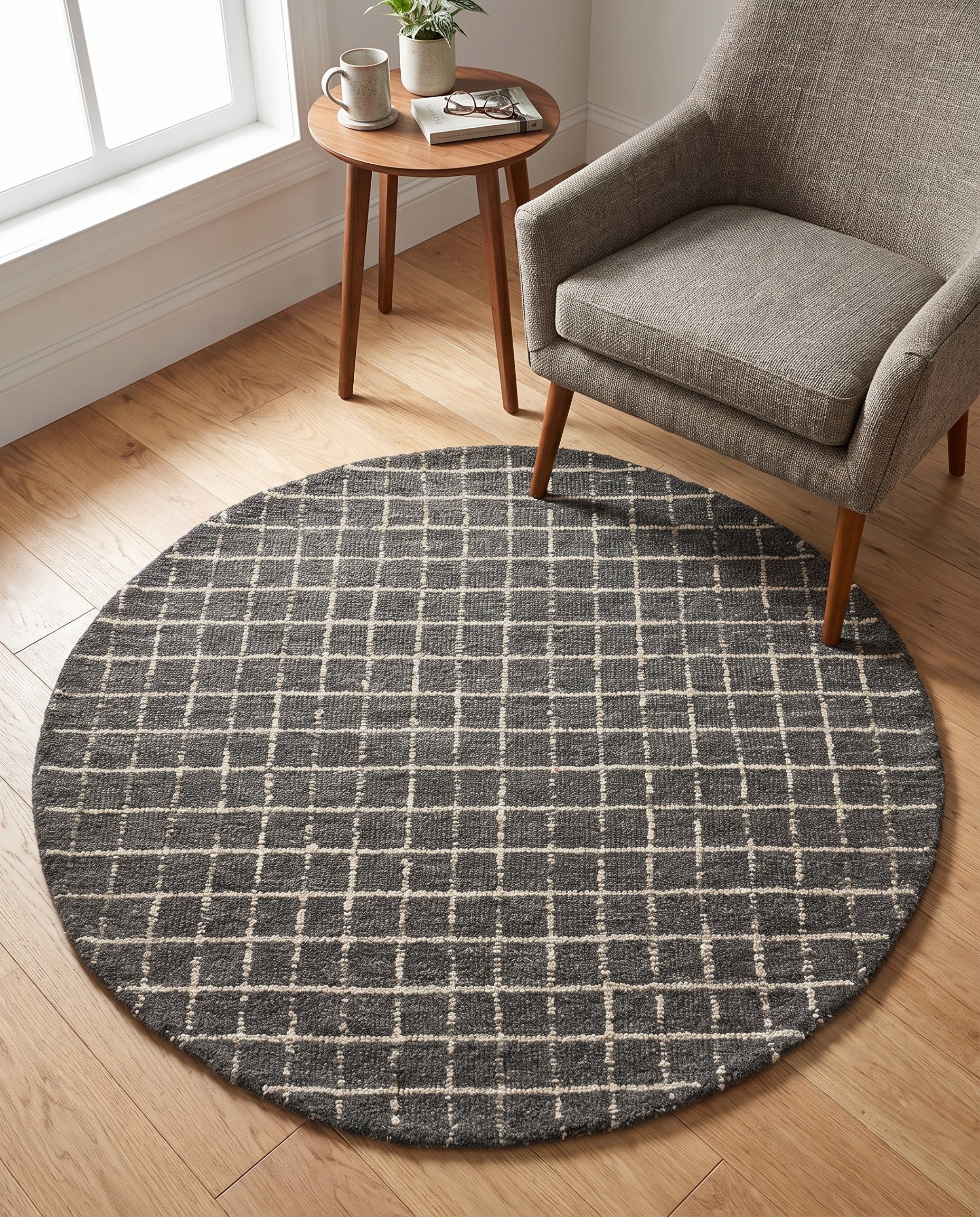 3' 3 x 3' 3 Heritage Line Wool Round Rug