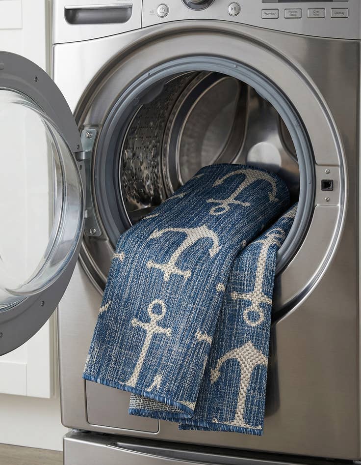 Detail image of 3' x 5' 3  Washable Coastal Indoor / Outdoor Rug