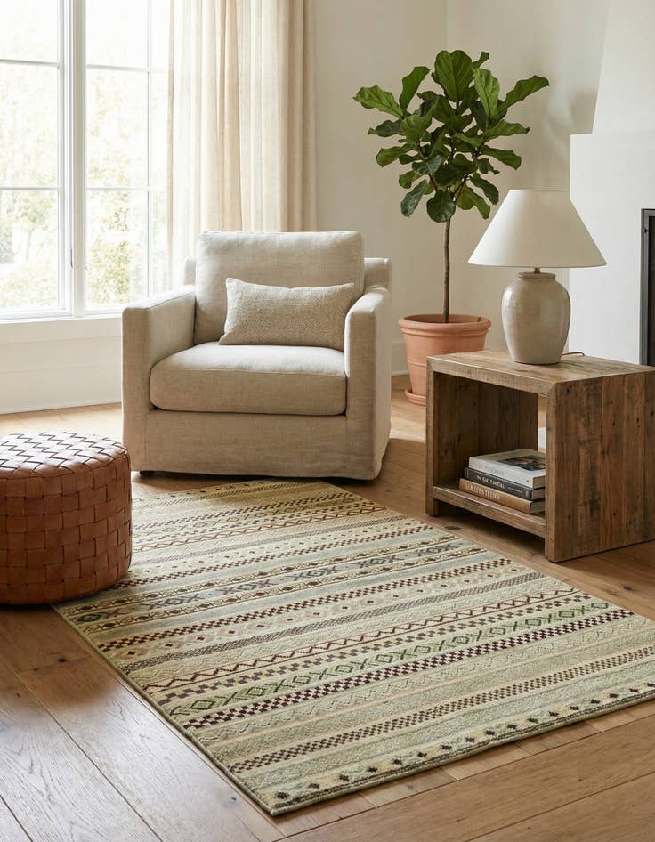 Detail image of 3' 3 x 5'  Hand Knotted Darya Rug