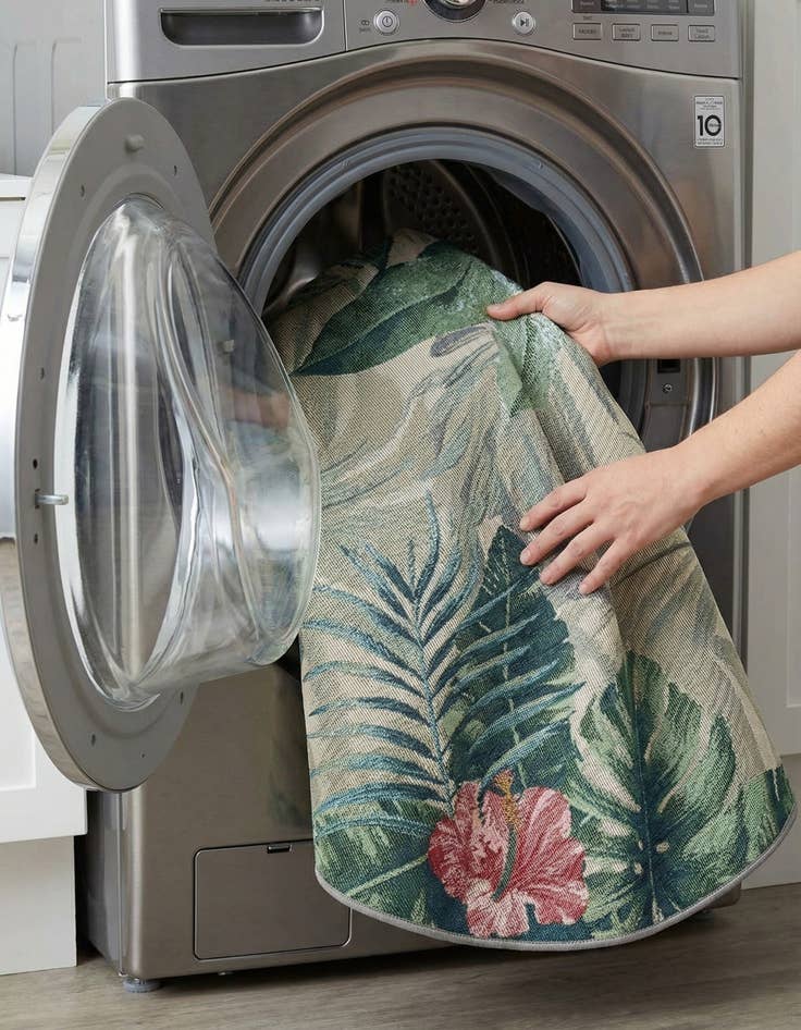 Detail image of 4' x 4'  Washable Botanical Indoor / Outdoor Round Rug