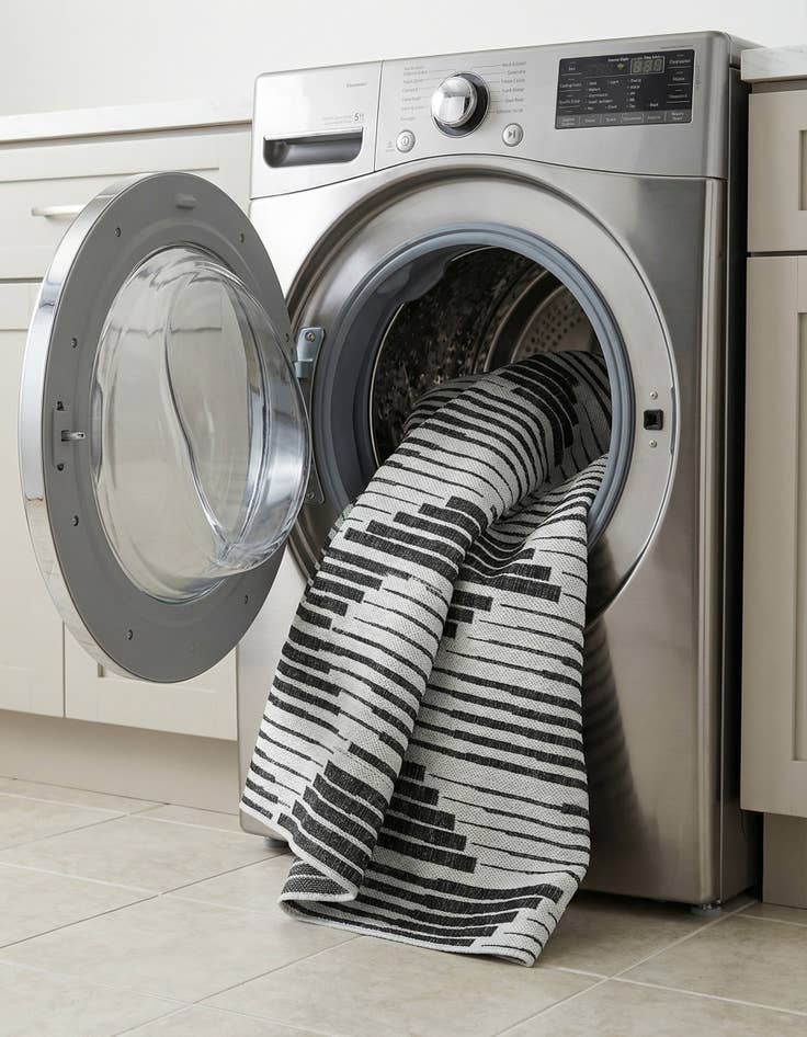 Detail image of 5' 3 x 8'  Washable Modern Indoor / Outdoor Rug