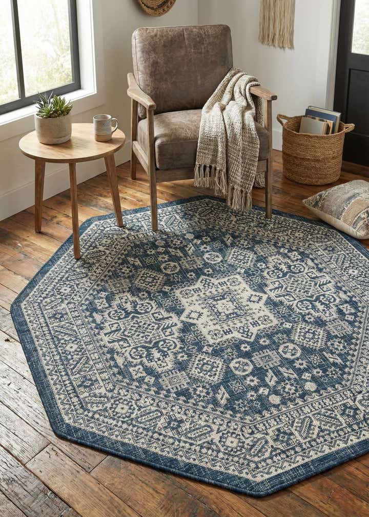 5' 3 x 5' 3 Easy-Clean Aztec Indoor / Outdoor Octagon Rug