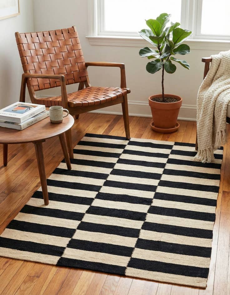 Detail image of 2' 8 x 4'  Hand Woven Kilim Modern Wool Rug