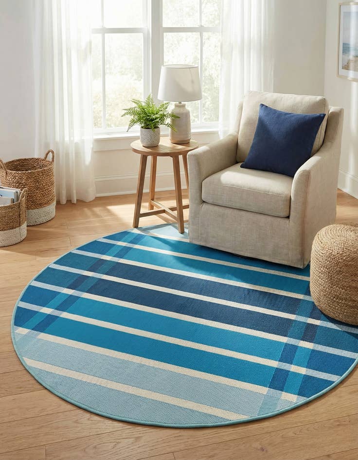 Detail image of 4' x 4' Easy-Clean Striped Indoor / Outdoor Round Rug
