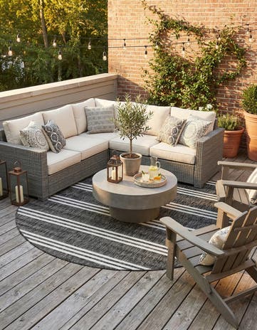 7' 10 x 7' 10 Easy-Clean Jill Zarin Anguilla Indoor / Outdoor Round Rug