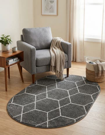 3' x 5' 3 Lattice Frieze Oval Rug