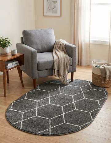 3' x 5' 3 Lattice Frieze Oval Rug