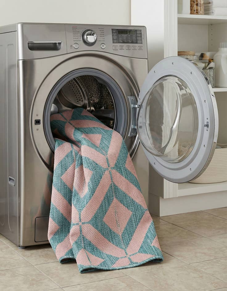 Detail image of 2' x 3'  Washable Jill Zarin Napa Indoor / Outdoor Rug