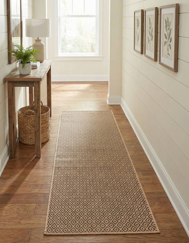 Detail image of 2' 9 x 8' Dunes Runner Rug