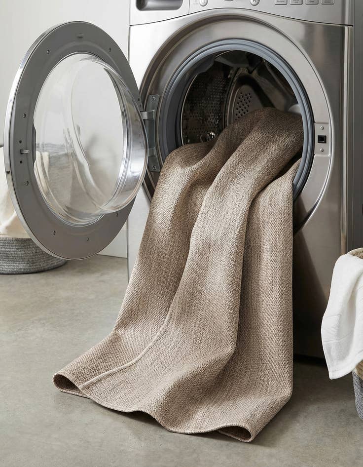 Detail image of  7' x 10'  Washable Solid Indoor / Outdoor Rug