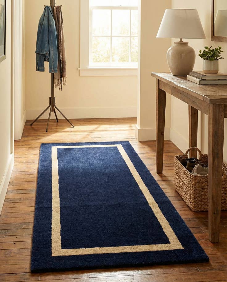 Detail image of 2' x 4' 1 Jill Zarin Border Wool Runner Rug