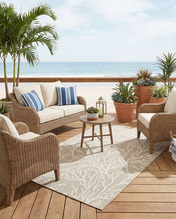 6' x 9' Easy-Clean Coastal Indoor / Outdoor Rug