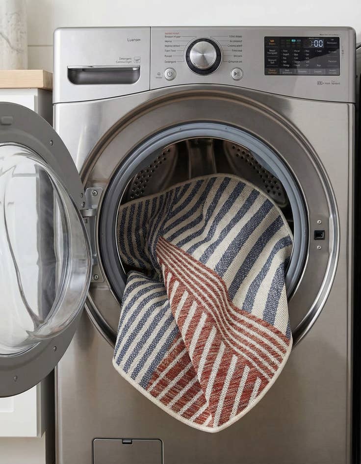 Detail image of 4' x 4'  Washable Jill Zarin Indoor / Outdoor Round Rug