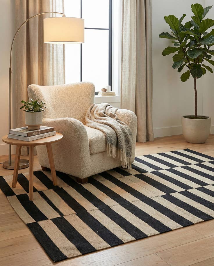 Detail image of 3' 4 x 4' 8 Hand Woven Kilim Modern Wool Rug