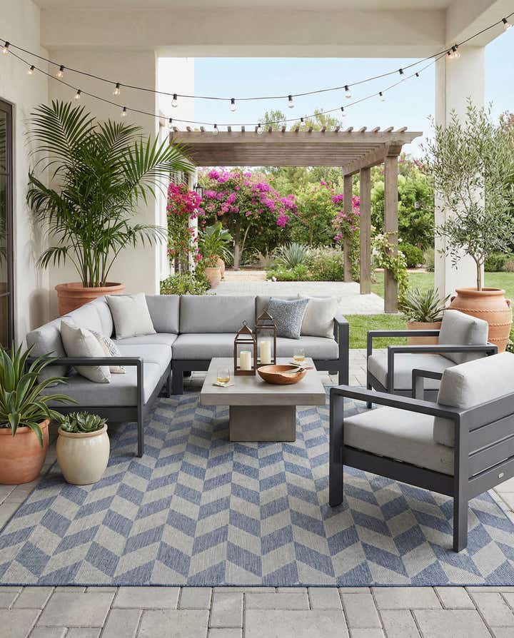 9' 2 x 12' 5 Easy-Clean Modern Indoor / Outdoor Rug