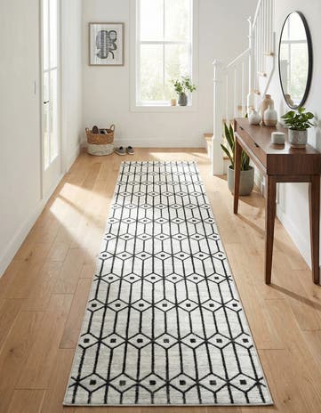 2' 7 x 13' Lattice Trellis Runner Rug