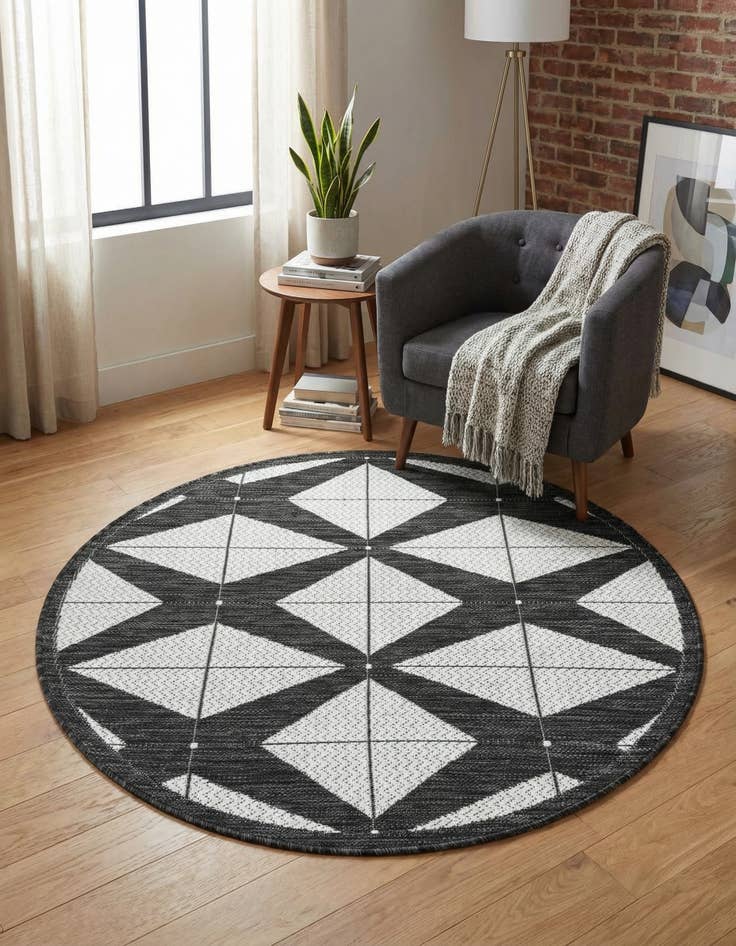 Detail image of 3' x 3'  Washable Modern Indoor / Outdoor Round Rug