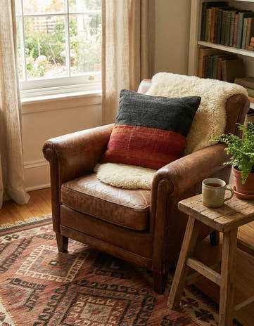 1' 4 x 1' 7 Hand Woven Pillow Wool Square Rug