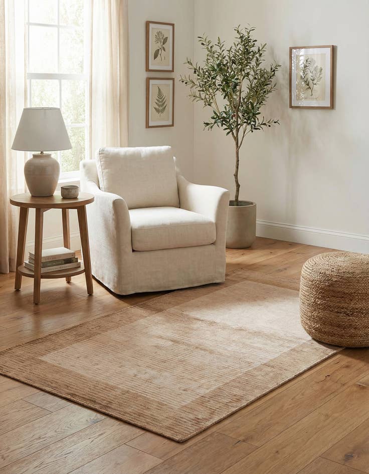 Detail image of  2' 8 x 4' 11  Hand Knotted Darya Wool Rug