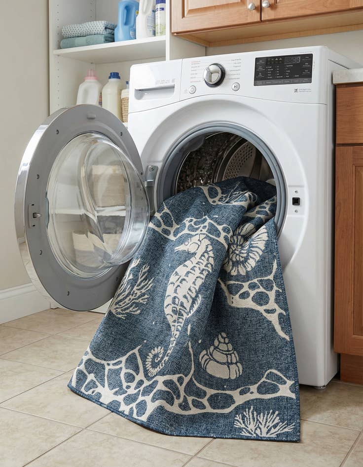 Detail image of  6' x 9'  Washable Coastal Indoor / Outdoor Rug