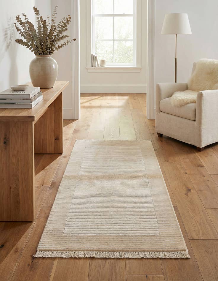 Detail image of  2' 7 x 5'  Hand Knotted Darya Wool Rug