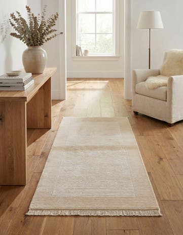 2' 7 x 5' Hand Knotted Darya Wool Rug