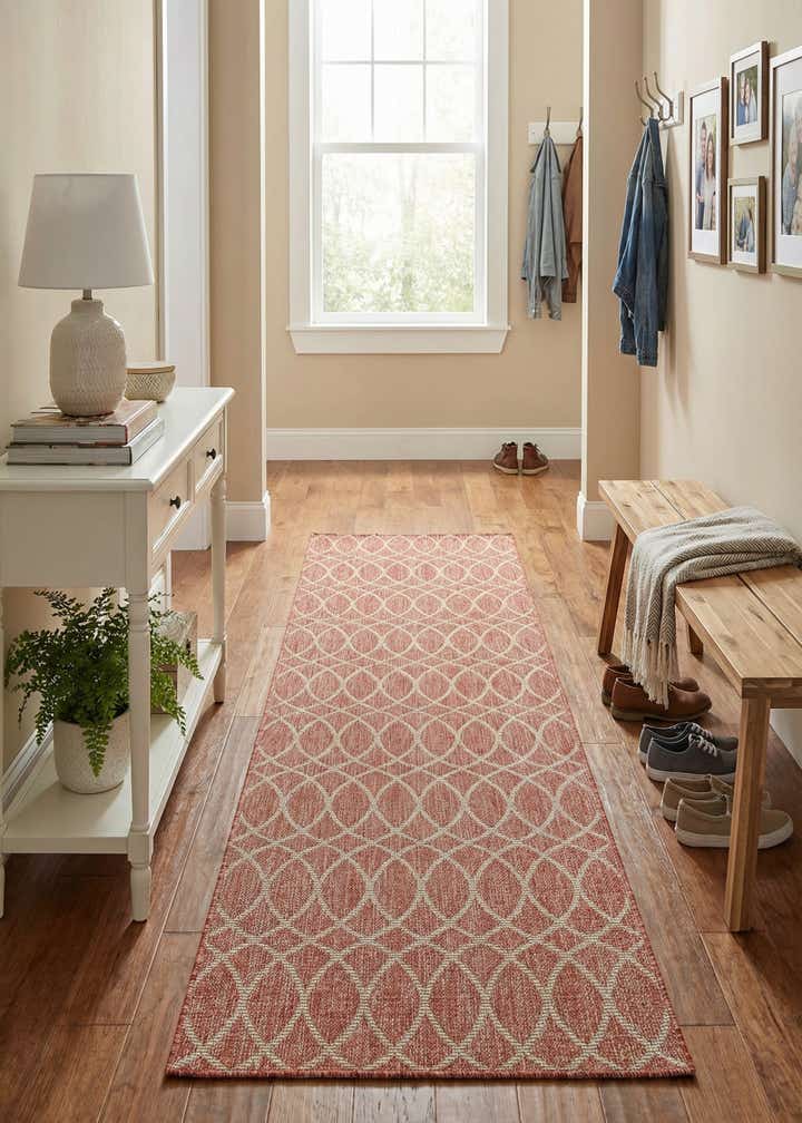2' 7 x 10' Easy-Clean Lattice Indoor / Outdoor Runner Rug