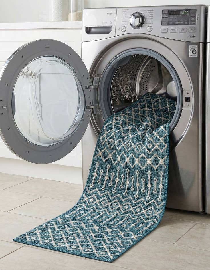 Detail image of 2' x 6'  Washable Trellis Indoor / Outdoor Runner Rug