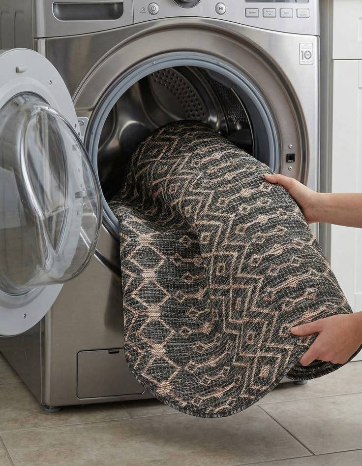 Detail image of 3' x 3'  Washable Trellis Indoor / Outdoor Round Rug