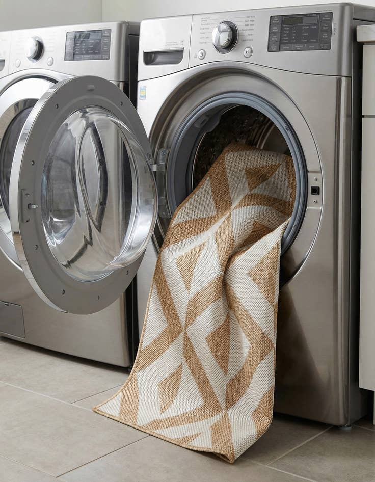 Detail image of 2' 3 x 6'  Washable Jill Zarin Indoor / Outdoor Runner Rug