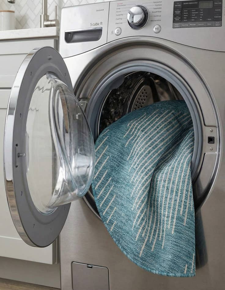 Detail image of  3' x 3'  Washable Modern Indoor / Outdoor Round Rug