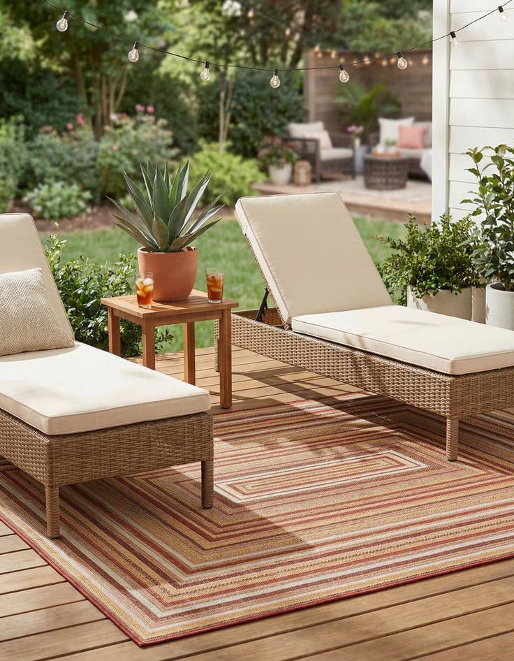 Detail image of 7' x 10'  Washable Baja Indoor / Outdoor Rug