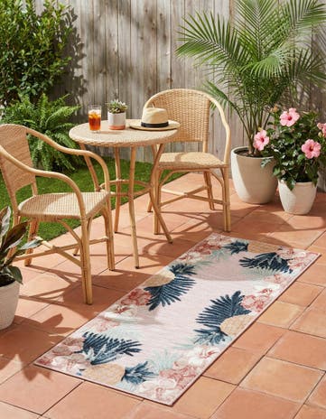 2' 2 x 5' 3 Easy-Clean Botanical Indoor / Outdoor Runner Rug