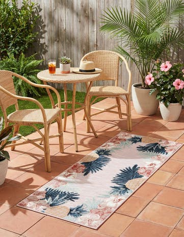 2' 2 x 5' 3 Easy-Clean Botanical Indoor / Outdoor Runner Rug