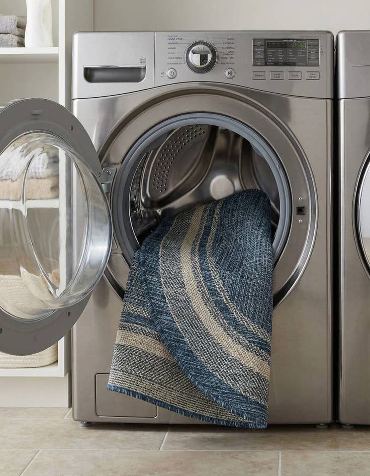 Detail image of 2' 2 x 3' 7  Washable Border Indoor / Outdoor Hearth Rug