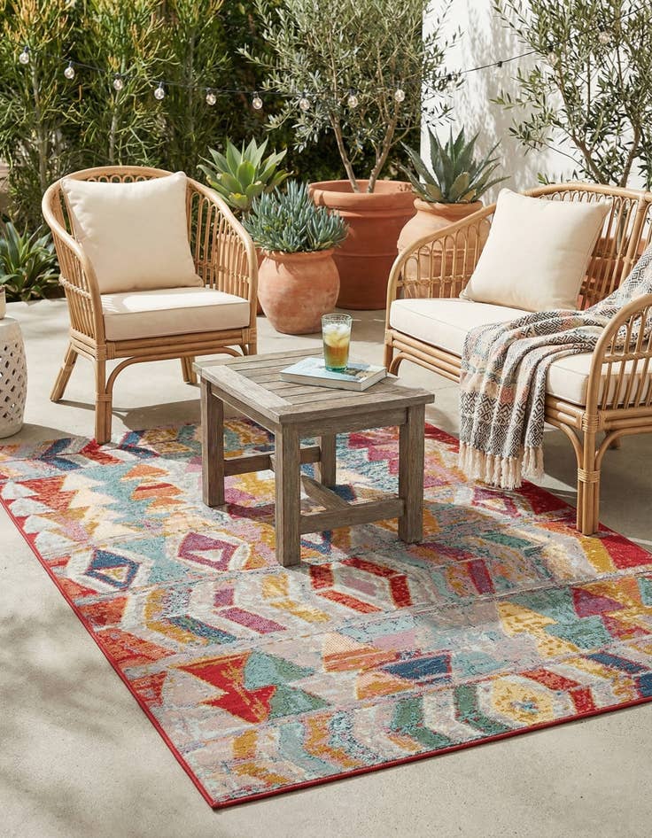 Detail image of 4' x 6'  Washable Modern Indoor / Outdoor Rug