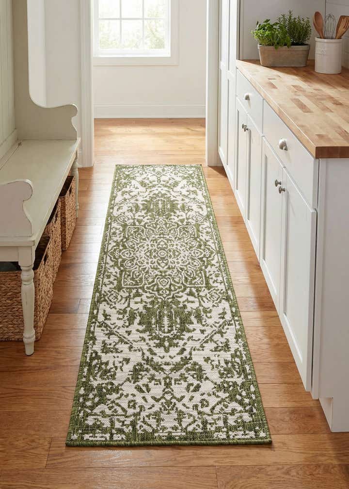 2' x 6' Easy-Clean Jill Zarin Dubai Indoor / Outdoor Runner Rug
