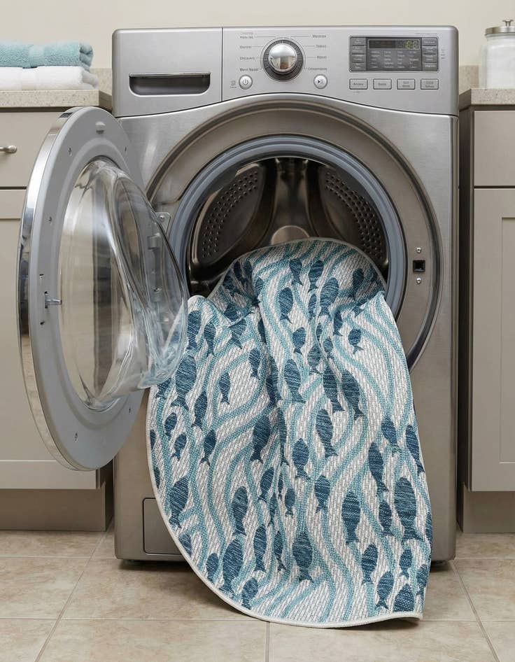 Detail image of  4' 1 x 4' 1  Washable Coastal Indoor / Outdoor Round Rug