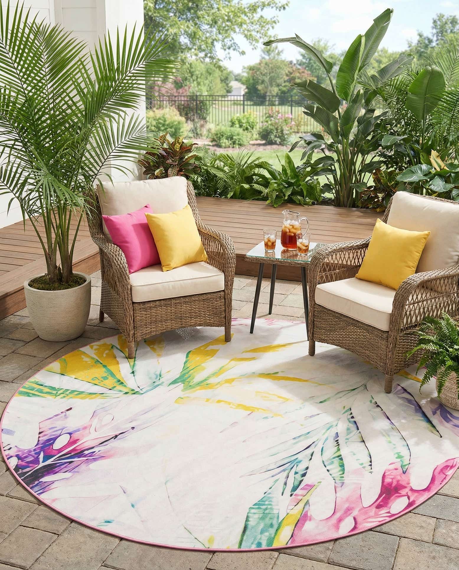 10' x 10' Easy-Clean Jill Zarin Caribbean Indoor / Outdoor Round Rug